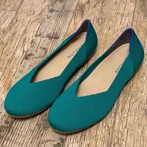 ROTHY’S the daily flat clover green size 9